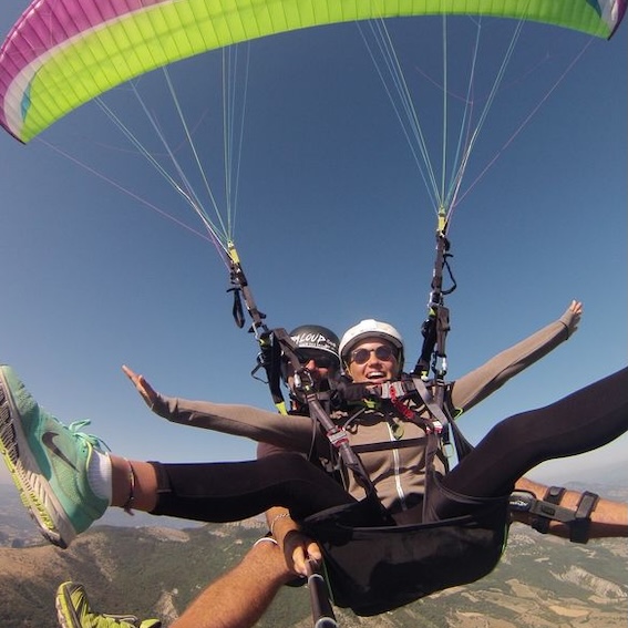 Photo de parapentistes
