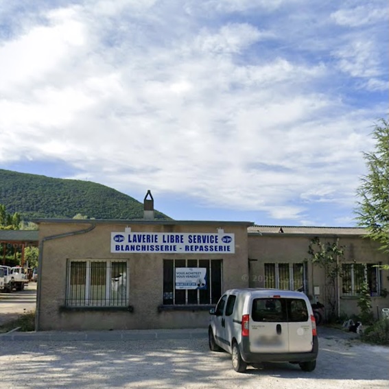 Photo de la façade de la laverie automatique
